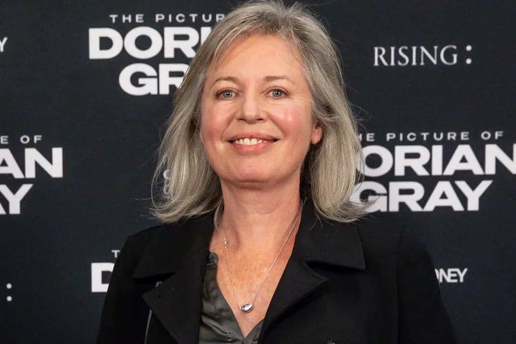 Gina Riley