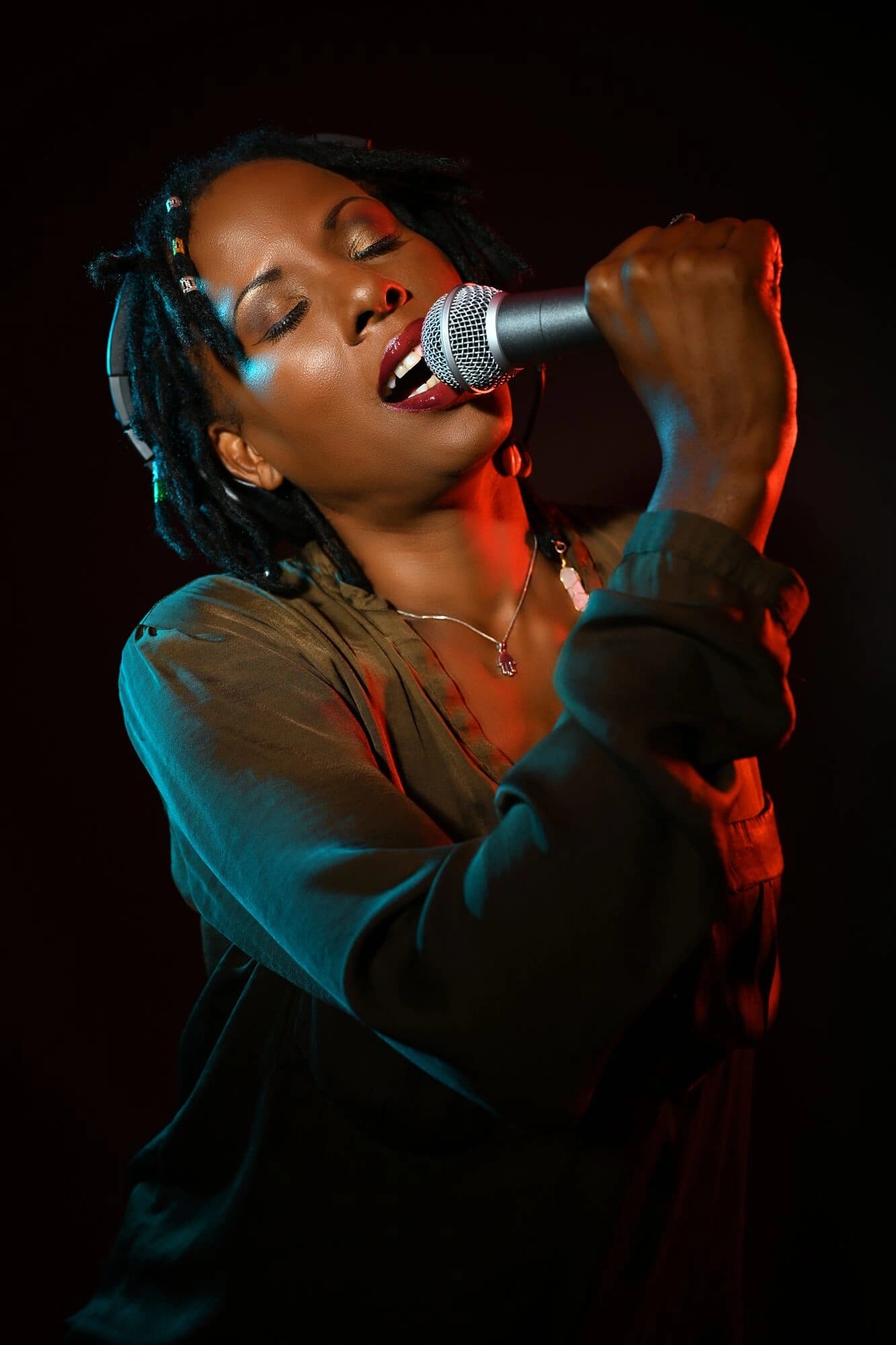 Deni Hines