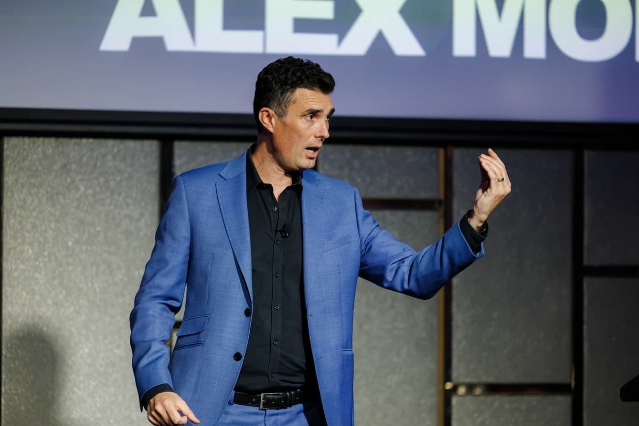 Alex Moffat