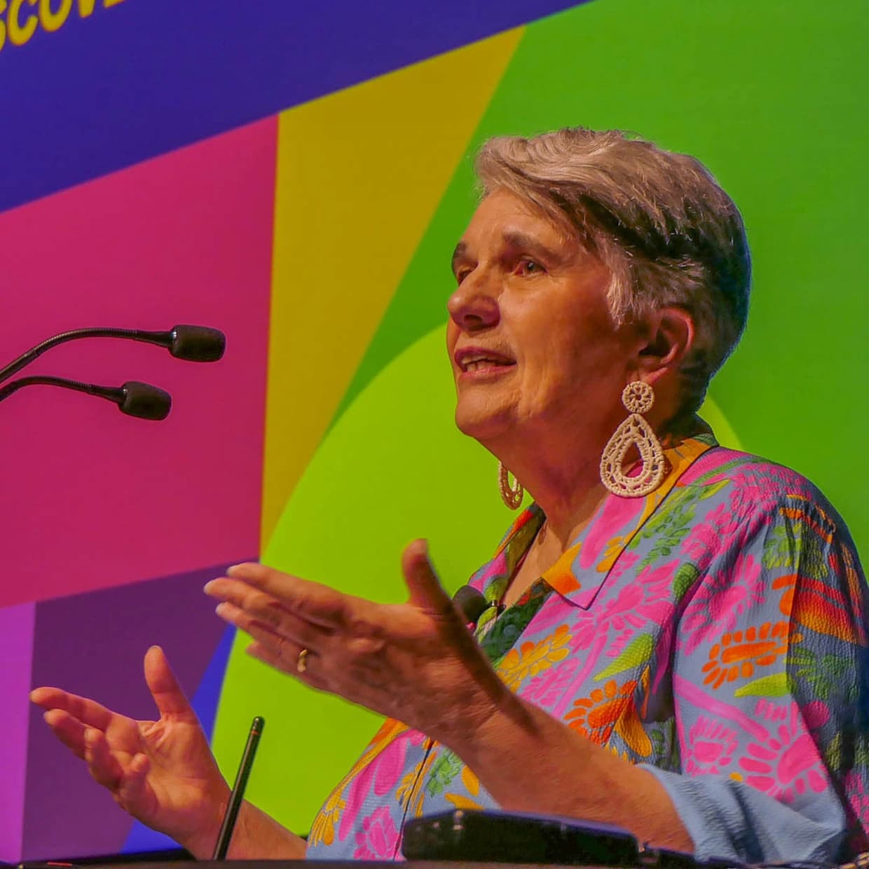 Dr Josie McLean