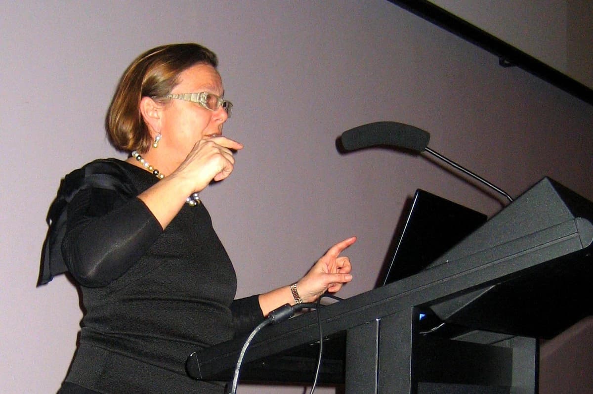 Winthrop Professor Fiona Wood AO